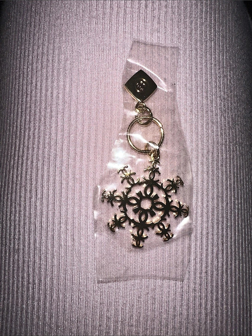 Chanel Holiday Snowflake CC Logo VIP Gift Charm Keychain - Picture 2 of 2